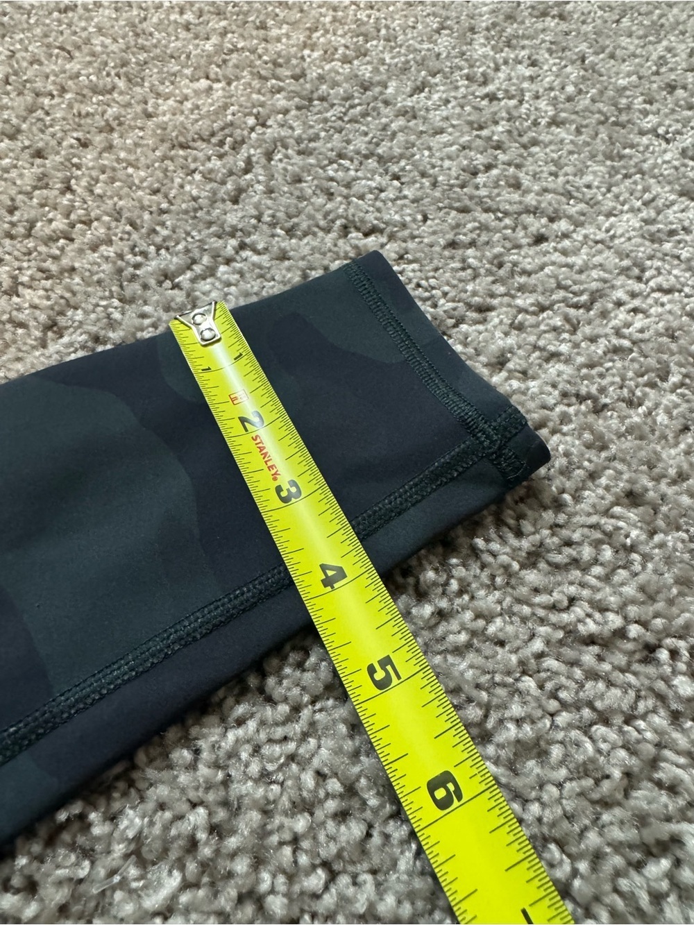 ALO High-Waisted Camo Leggings Size Small - Picture 6 of 8